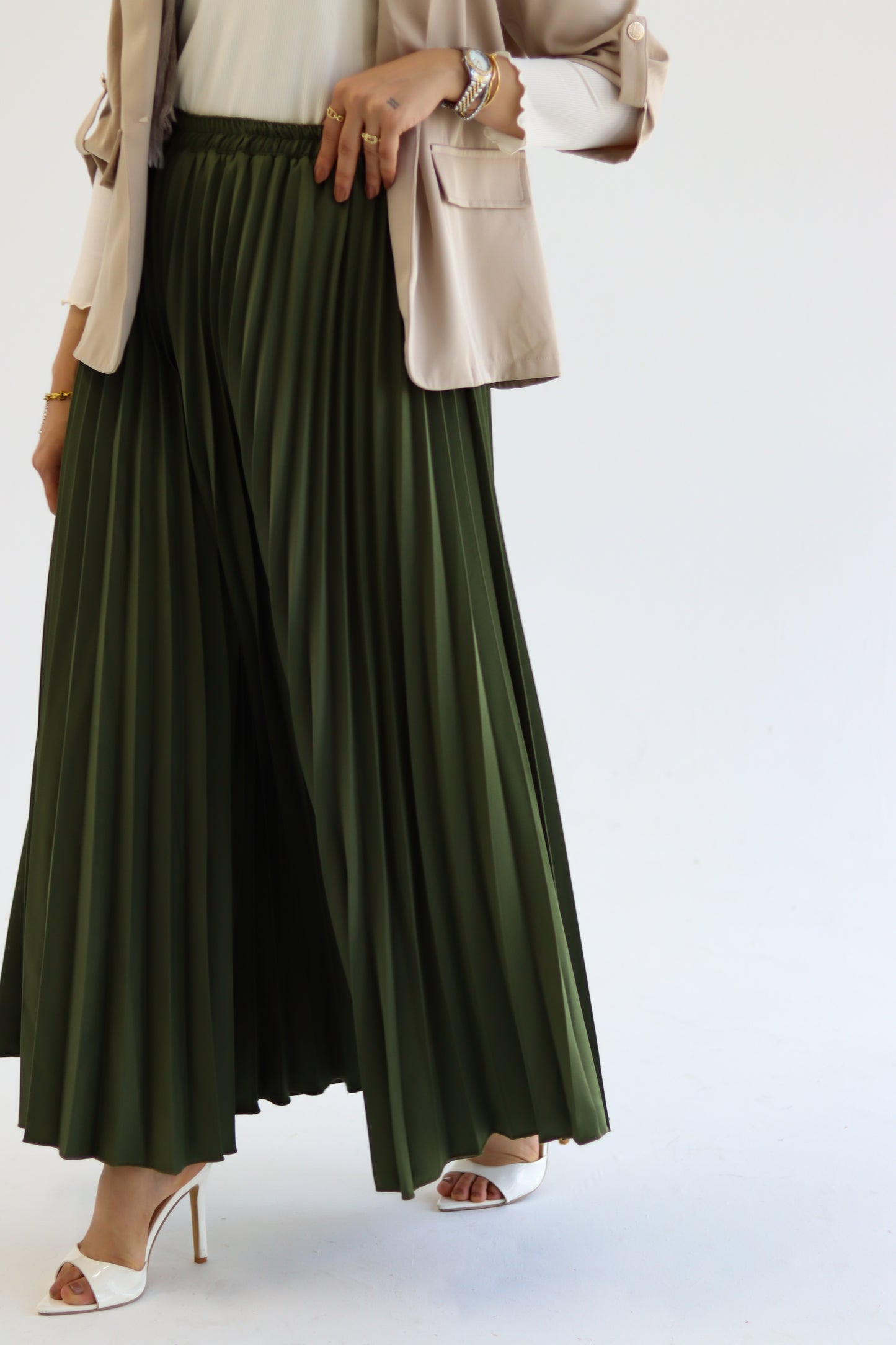 Lina - Pleated Skirt in Olive
