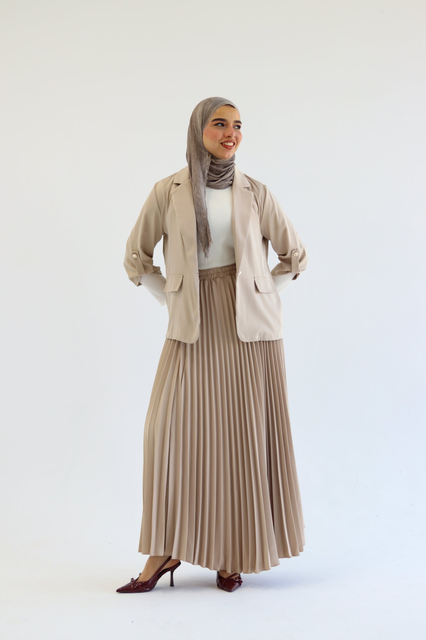 Lina - Pleated Skirt in Biege